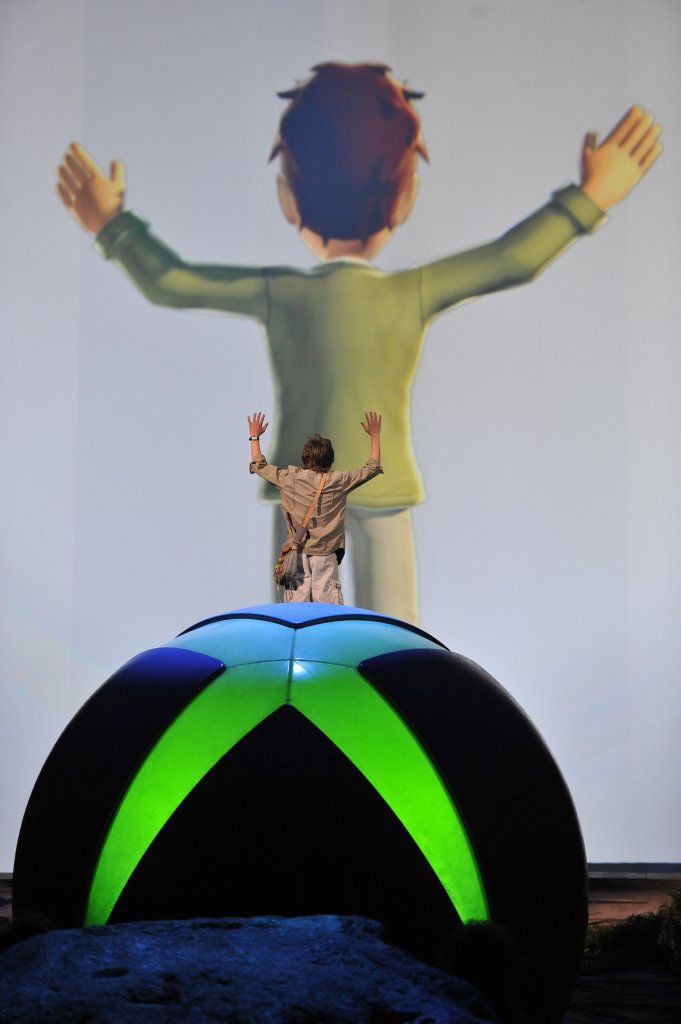 [30/06/2010] Kinect-Enthüllung: Microsofts Bewegungssteuerung verzichtet auf jegliche Controller, sondern erkennt dank 3D-Kamera den Körper des Spielers. Eine spannende Idee, die bereits vor einem Jahr unter dem Codenamen 