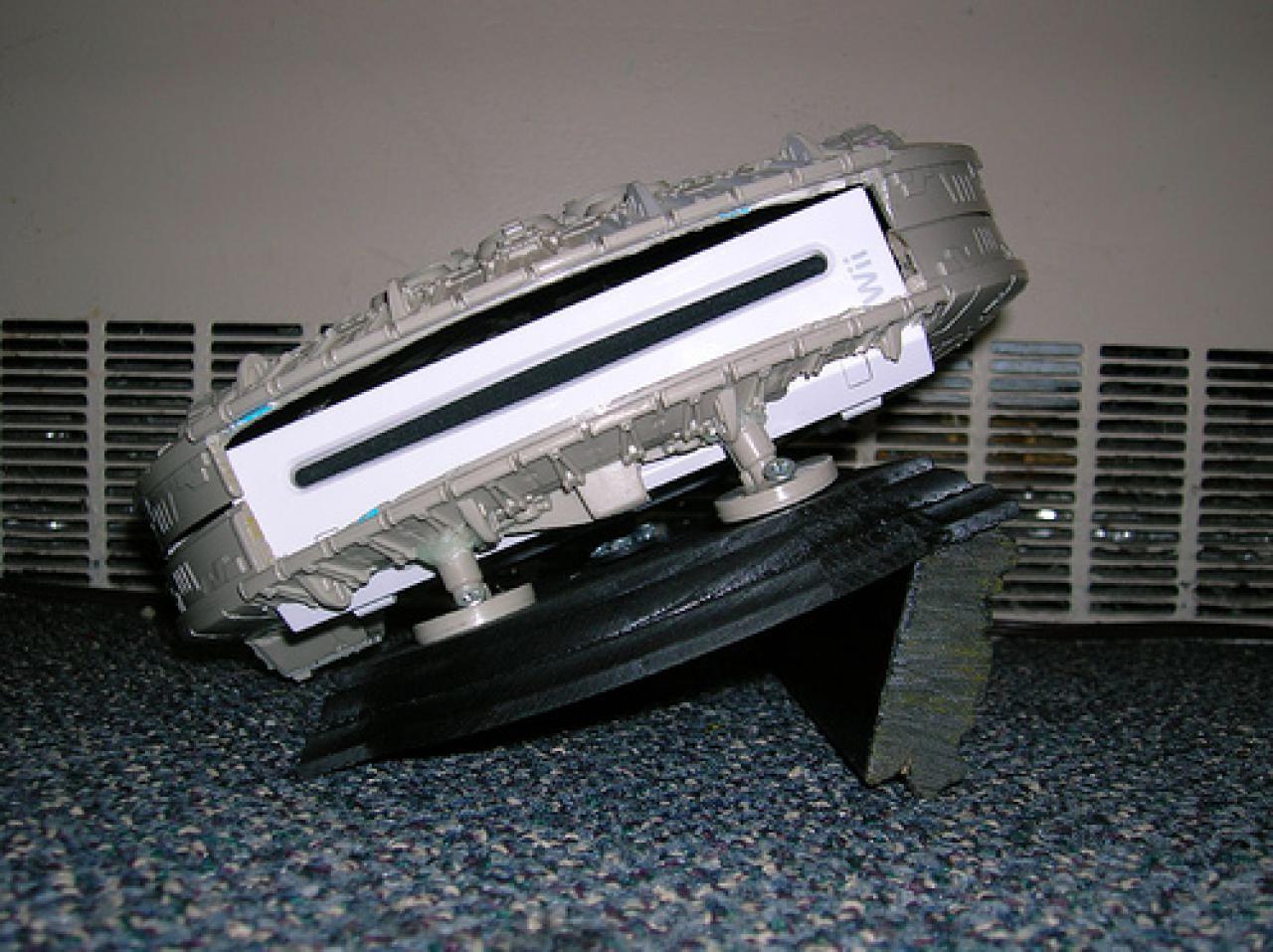 [08/07/2010] Millenium Falcon Mod, die Zweite. Diesmal steckt eine Wii dahinter.