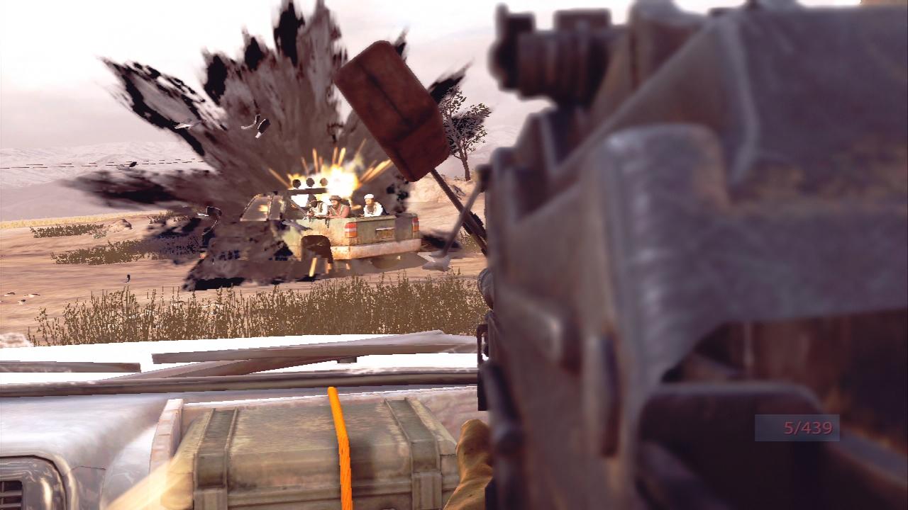 [11/10/2010] Treffer: An Bord eines Jeeps packen wir unser MG aus, um gegnerische Fahrzeuge abzuwehren. In Medal of Honor wechseln eure Aufgaben ständig. In einem Moment bedient ihr ein Bordgeschütz, im nächsten ordert ihr Luftschläge.