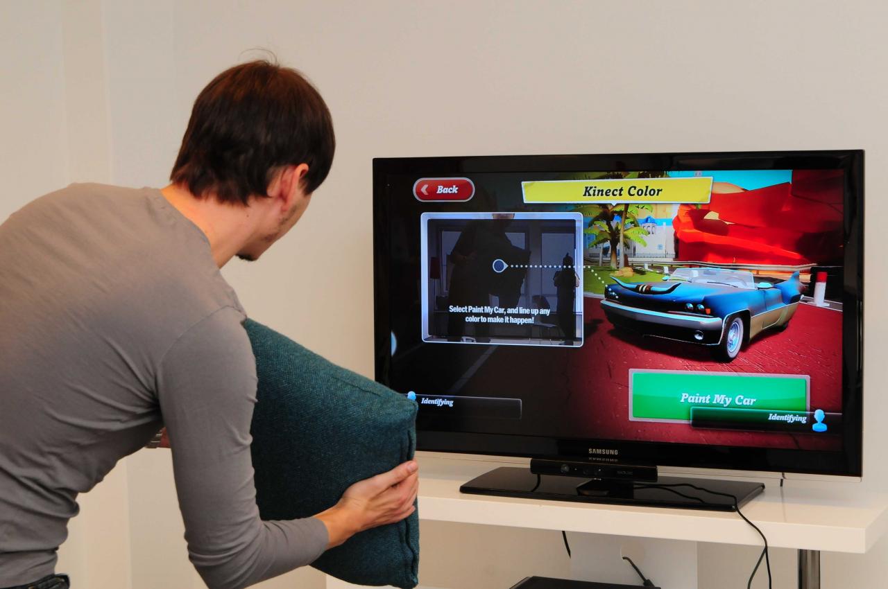 [04/11/2010] Coole Idee: Haltet ein farbiges Objekt vor den Sensor und färbt so euren Wagen ein!