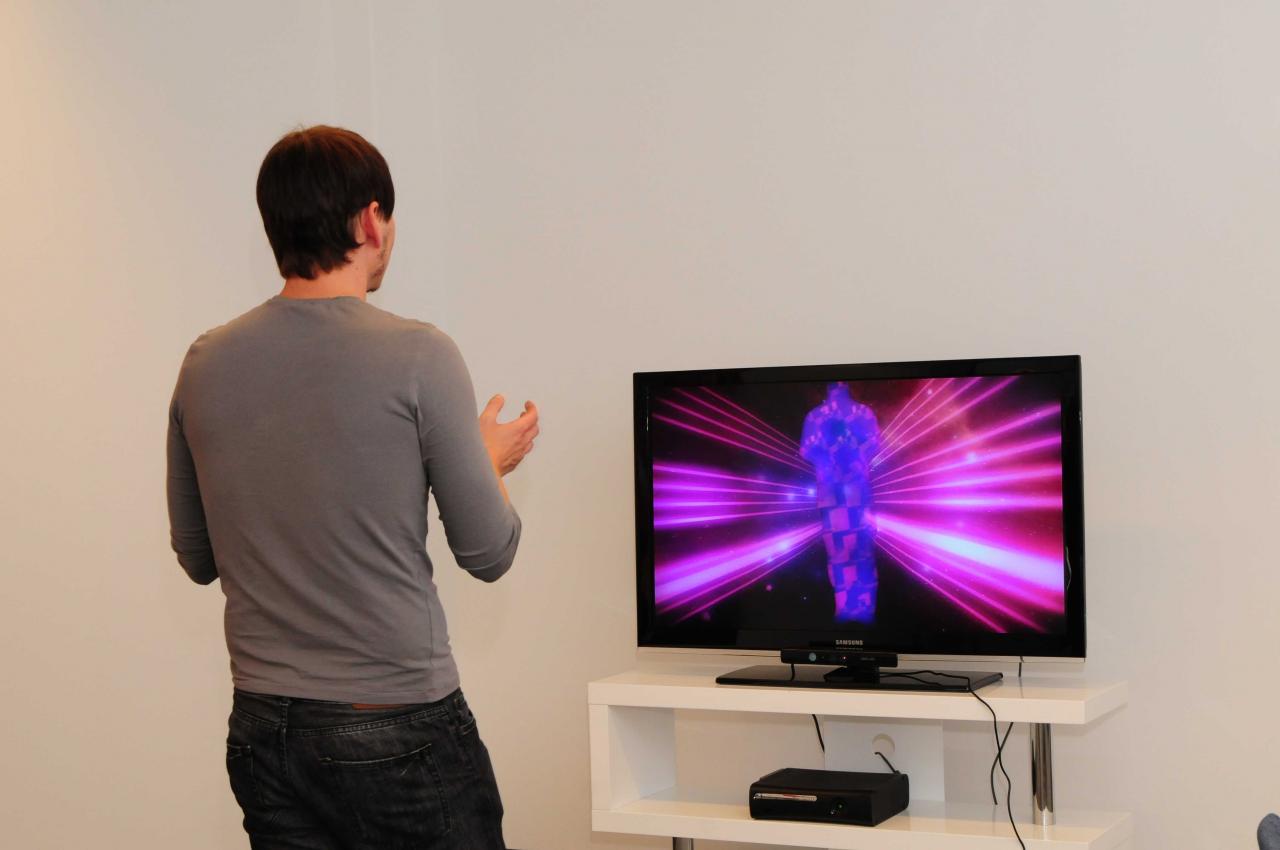 [04/11/2010] Bilder zu Dance Central für Kinect. Das Tanzspiel erscheint zum Launch der neuen Peripherie. (1)