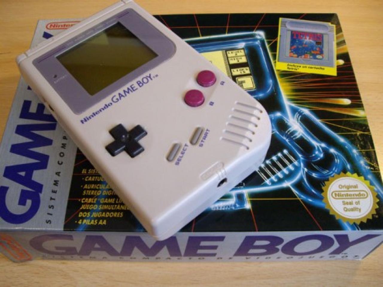 [05/11/2010] Game Boy: 118,69 Millionen Stück des Erfolgshandhelds konnte Nintendo weltweit verkaufen. Im Bundle mit dem genialen Puzzle-Game Tetris wurde das tragbare Gerät zum absoluten Hit.