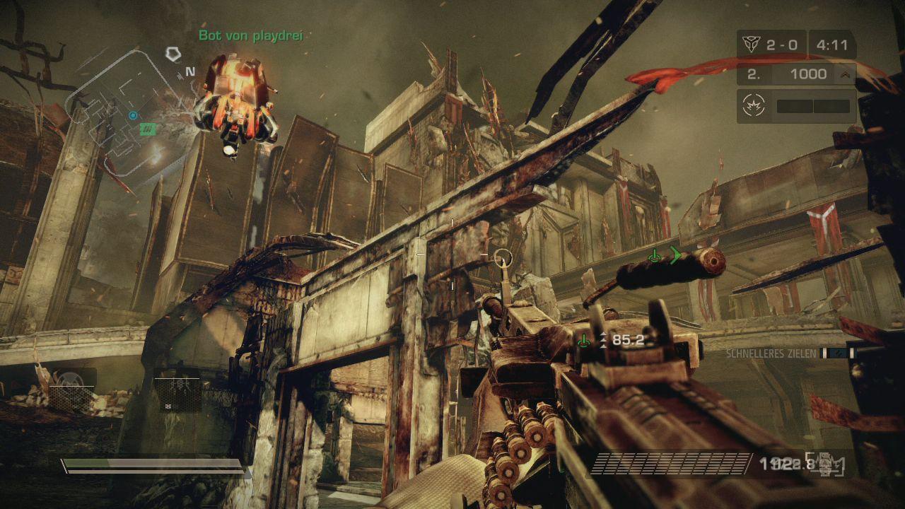 [23/02/2011] Taktiker: Mit dieser Klasse könnt ihr taktische Spawn-Punkte einnehmen. Die sind sehr nützlich, wenn der Standard-Spawn-Punkt in der eigenen Basis zu weit vom Ziel entfernt ist. Desweiteren könnt ihr mit dem Taktiker Wachroboter anfordern, welche euch und euer Team im Kampf unterstützen. Sie fliegen allerdings nur das Gebiet ab, in dem ihr sie anfordert. Nicht wie die Drohne des Sanitäters, welche euch verfolgt. Außerdem ist der Taktiker im Kampf eher auf naher oder mittlerer Entfernung nützlich.
