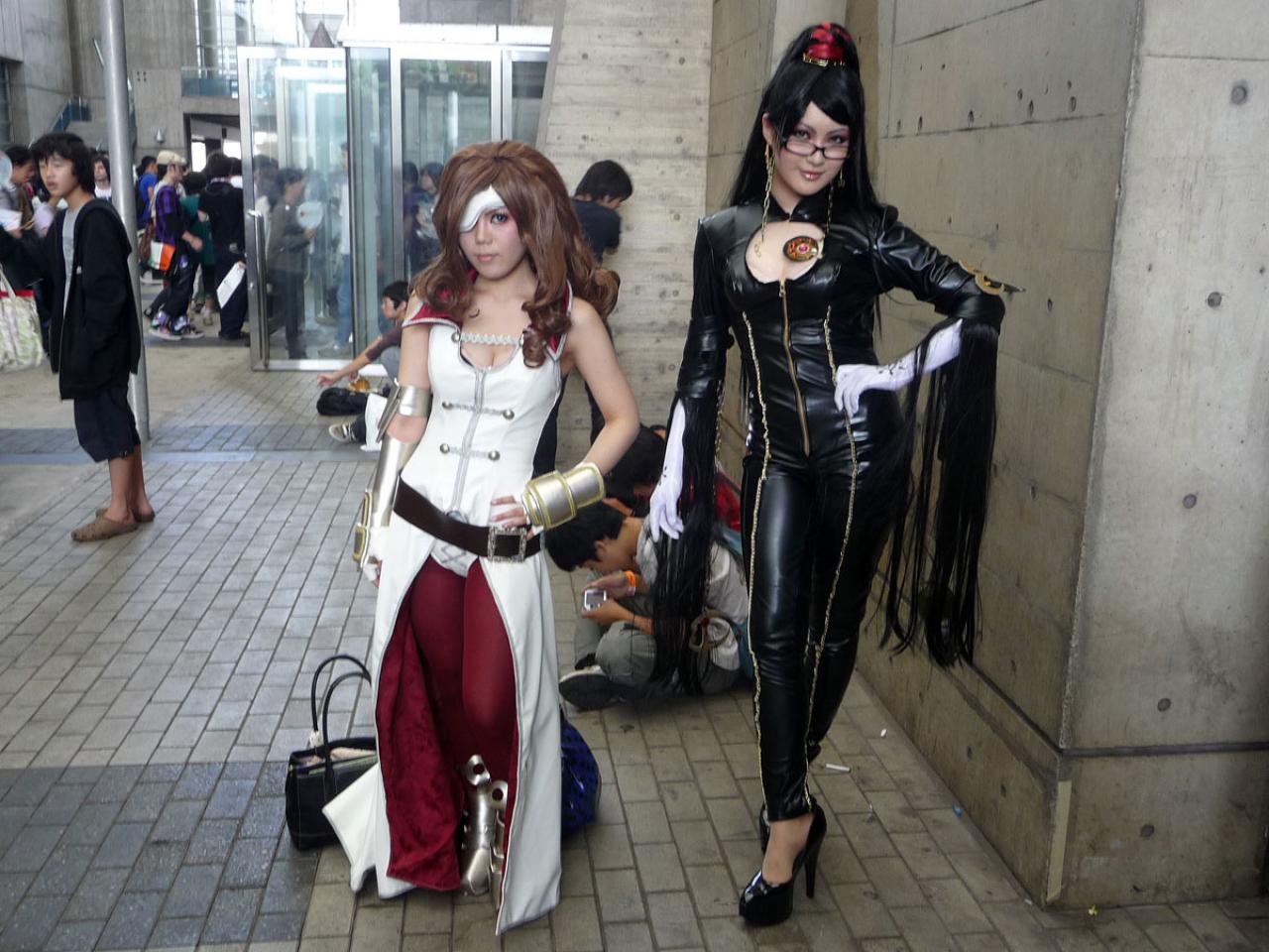 [03/05/2011] Bayonetta - Die wohl heißeste Hexe im Videospiele-Universum heißt Bayonetta aus dem gleichnamigen Actionspiel von Platinum Games. Die Cosplay-Verkleidung steht diesem Bayonetta-Fan exzellent. 