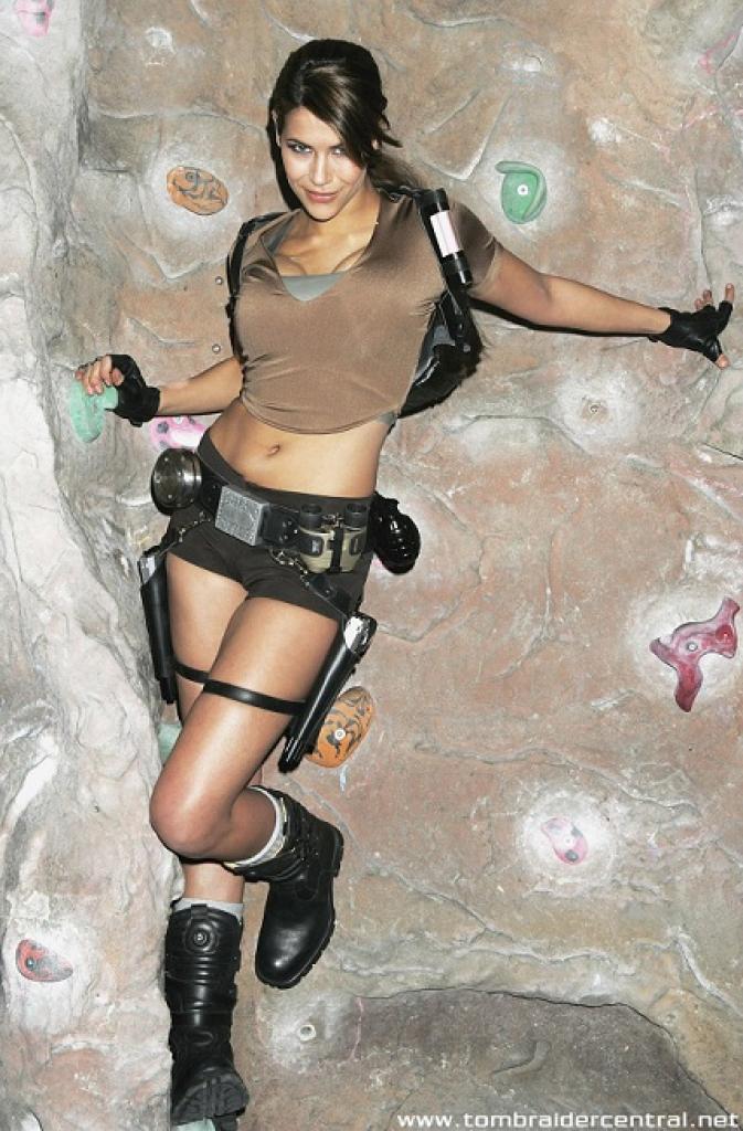 [03/05/2011] Lara Croft aus Tomb Raider - Sie gehört zu den sexiesten Archäologinnen der Spielewelt. Verkörpert wurde Lara Croft bereits von verschiedensten Damen. Die Dame im Bild zählt zu den heißesten.