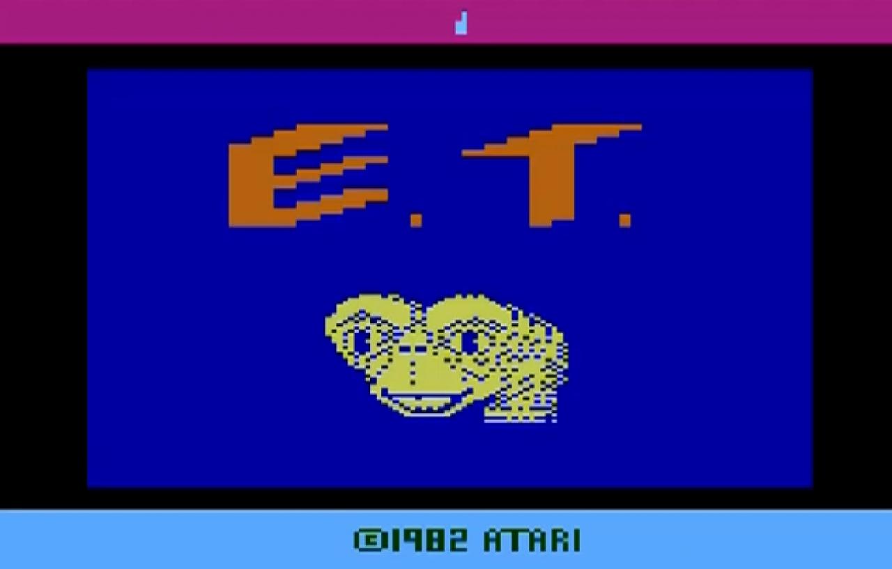 [08/07/2011] E.T. Spiele für Atari 2600 wurden in der Wüste von New Mexico vergraben, weil sie sich so schlecht verkauften - Angeblich liegen tausende Atari 2600-Module von E.T. in der Wüste von New Mexico.Naja, nicht ganz. Gerüchten zufolge sind nur fehlerhafte Module eingeschmolzen und dort begraben worden. Nach dem E.T.-Vorfall gab es eine Videospiel-Krise.