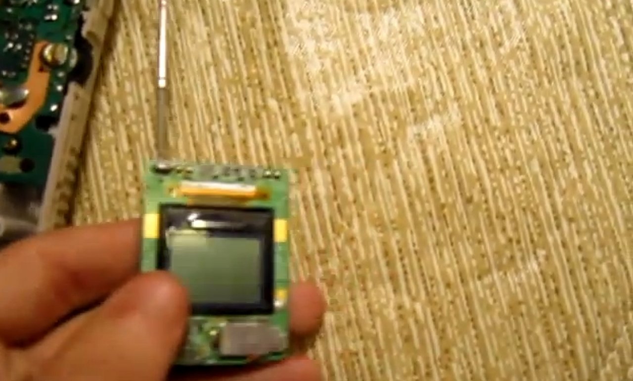 [08/07/2011] Sowjetische Spionage-Chips im Game Boy - Im Februar 2011 stellt Youtube-User Neil Cicierga ein Video zu angeblichen Spionage-Chips der Sowjetunion in Game Boys online. Ein paar Leute sendeten Neil ihre Game Boys zum Check zu. Im zweiten Teil des Videos löste Neil aber seinen Scherz auf. Ergo: Keine Spionage wegen dem Tetris-Vorfall.