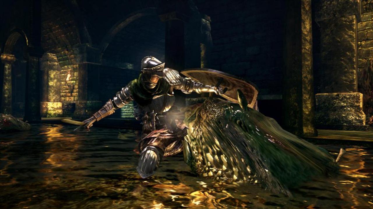 [14/10/2011] Dark Souls ist von vorne bis hinten bockschwer. Oft waren es nicht einmal die Bosse, an denen wir festhingen. Sondern einfache Widersacher, die wir einfach noch nicht bezwingen konnten. Wenn man nicht weiß, wohin man nun gehen soll, kann das sehr demotivierend sein. Wir empfehlen die englische Dark Souls Wiki.