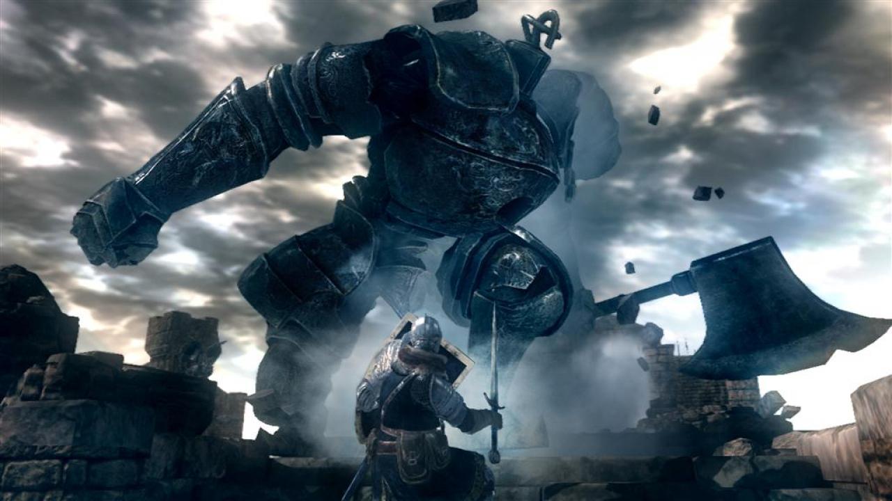 [14/10/2011] Dark Souls - Gameplay-Glitches - Dieser Eisengolem in Dark Souls ist mit der richtigen Taktik ganz einfach zu besiegen. Doch viel zu oft passiert es, dass wir in Dark Souls an Kanten abstürzen, unsichtbaren Wänden hängen bleiben und mehr - unnötige Bildschirmtode und Frustpotential.