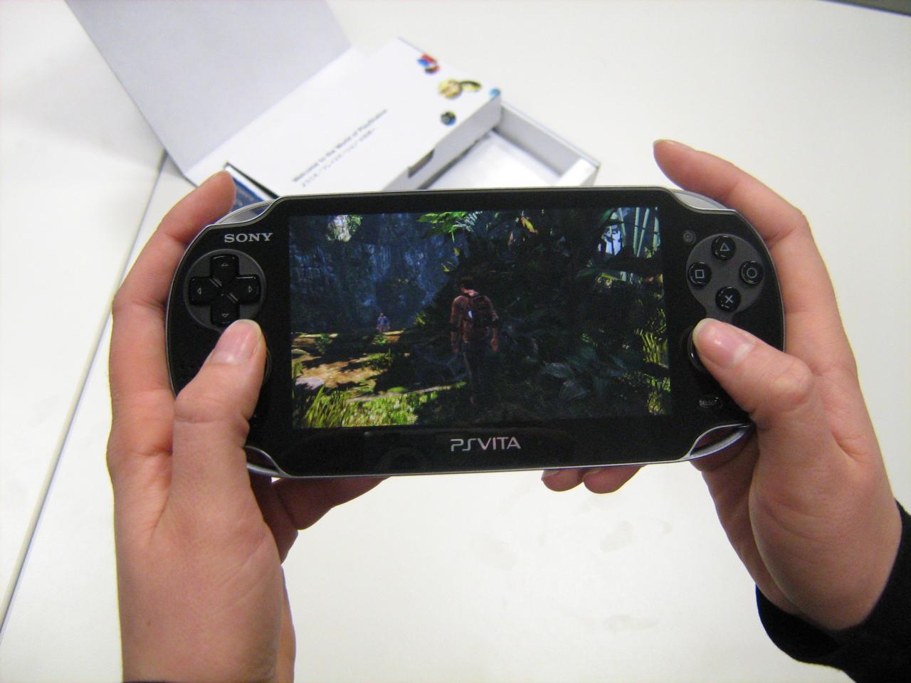 [19/12/2011] Am 22. Februar erscheint die PlayStation Vita in Deutschland. Holt ihr euch das gute Stück? Nehmt an unserer Umfrage teil und kommentiert mit. (5)