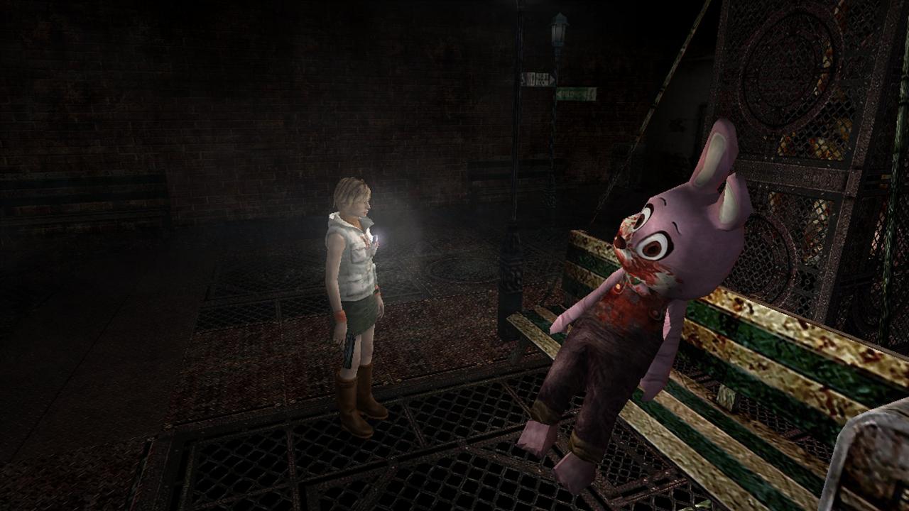 [04/01/2012] Nahkampfwaffen in der Silent Hill-Reihe waren noch nie für ihre lange Haltbarkeit bekannt. In Silent Hill 4: The Room werden wir auch noch mit einem winzigen Inventar geplagt, das uns nur 10 Gegenstände mit uns nehmen lässt. Community-Update