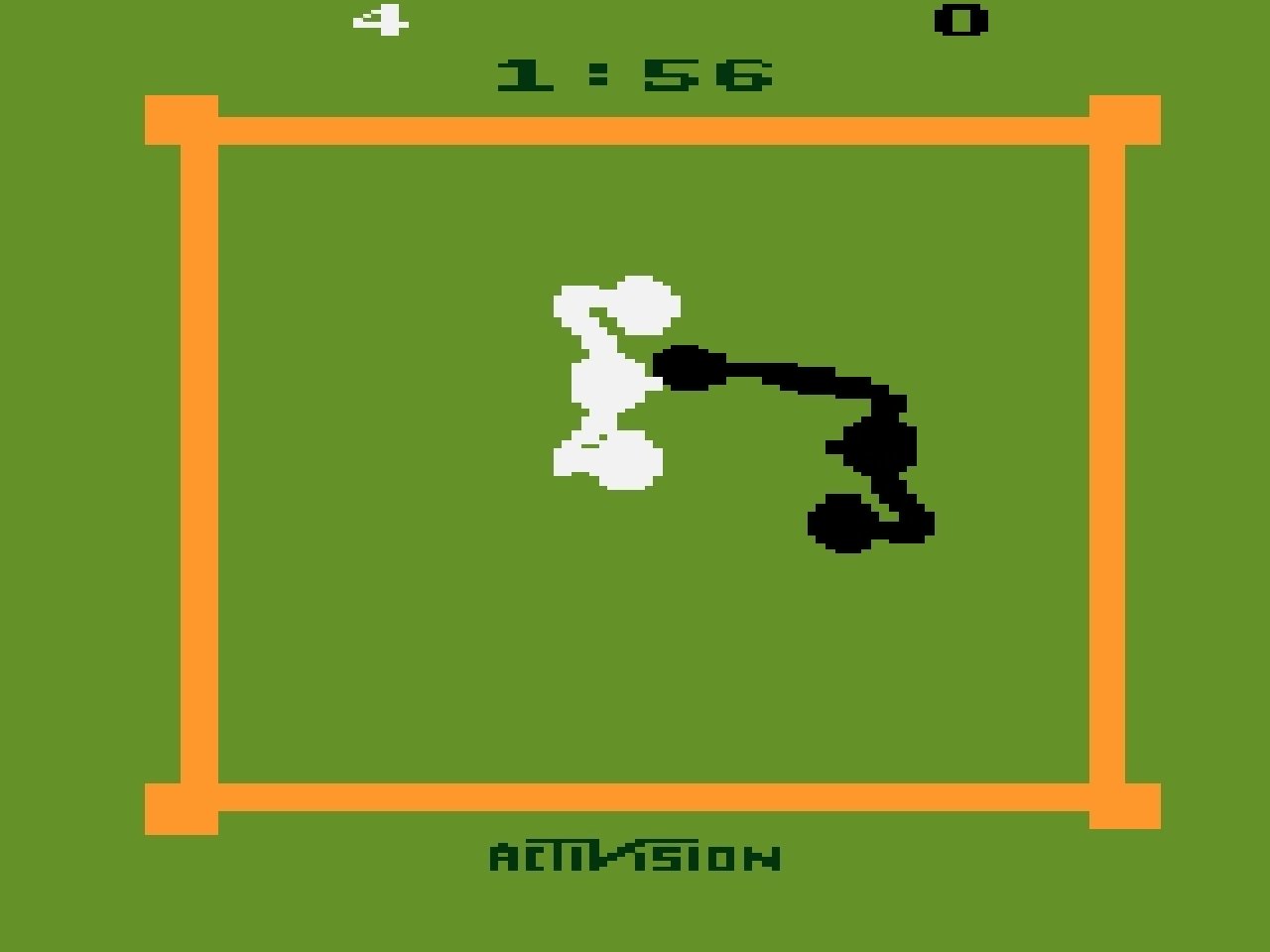 [09/02/2012] Atari 2600 samt Spielesammlung - Auf dem Atari 2600 und der Spielesammlung fanden sich jede Menge kurzweiliger Spiele. Besonders an das Boxen erinnern wir uns gern zurück. Nachdem das NES oder das Master Sytem veröffentlicht wurden, landete diese Konsole allerings in der Ecke.