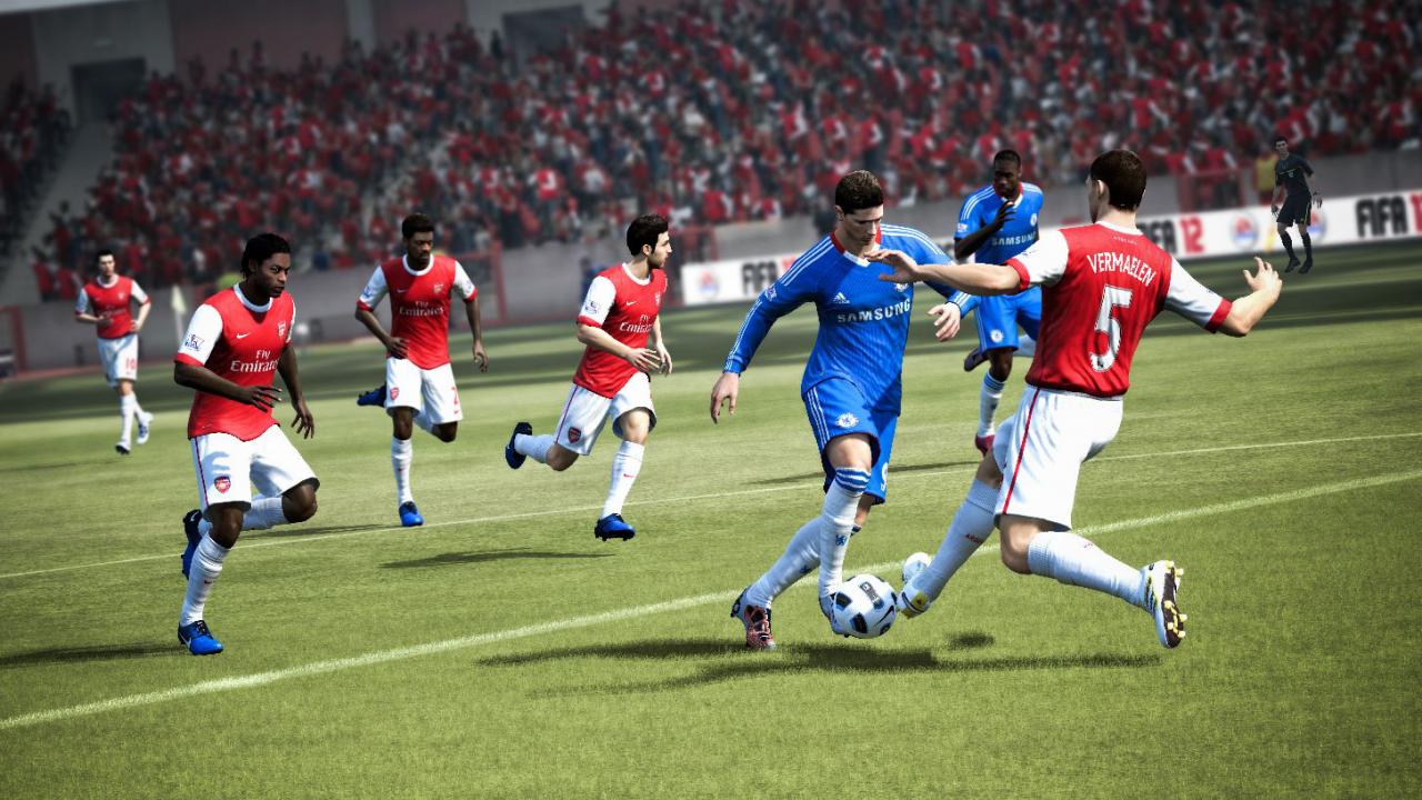 [17/04/2012] FIFA 12 - Mit seiner aktuell erhältlichen Fußballsimulation führte EA unter anderem den Mann gegen Mann Seasons-Modus ein, der wegen des Liga-Systems immer wieder dazu anspornt, weiterzuspielen. Schließlich winken neue Ligen - und Gegner! Hinzu kommt das Ultimate-Team, mit dem sich das beste Team der Welt erschaffen lässt.