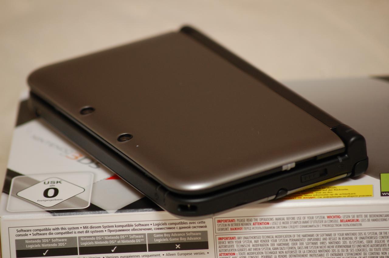 [07/07/2012] Das Stromkabel liegt dem Nintendo 3DS XL nicht bei - das gibt's nur gegen Aufpreis.