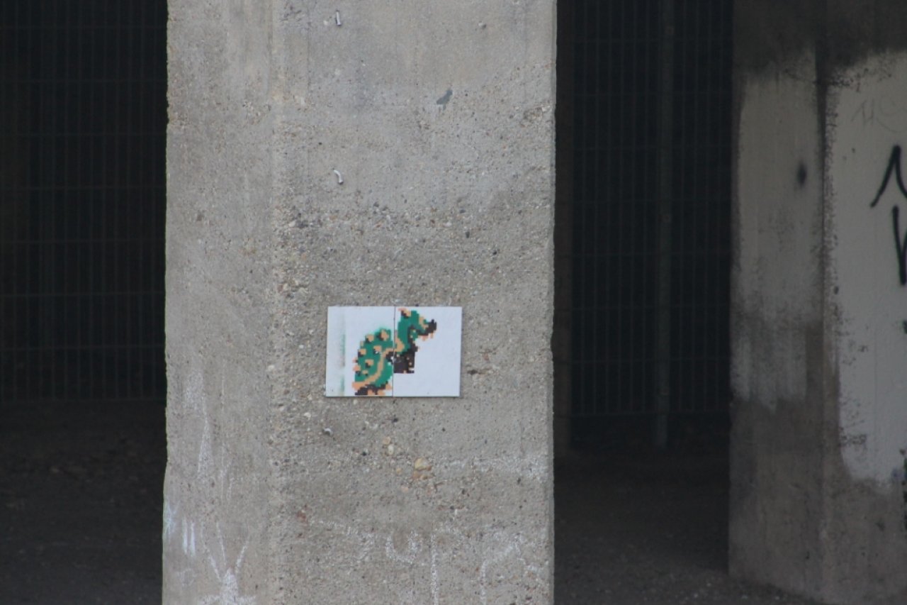 [25/09/2012] Super Mario auf dem Radweg des Leipziger Karl-Heine-Kanals (12)