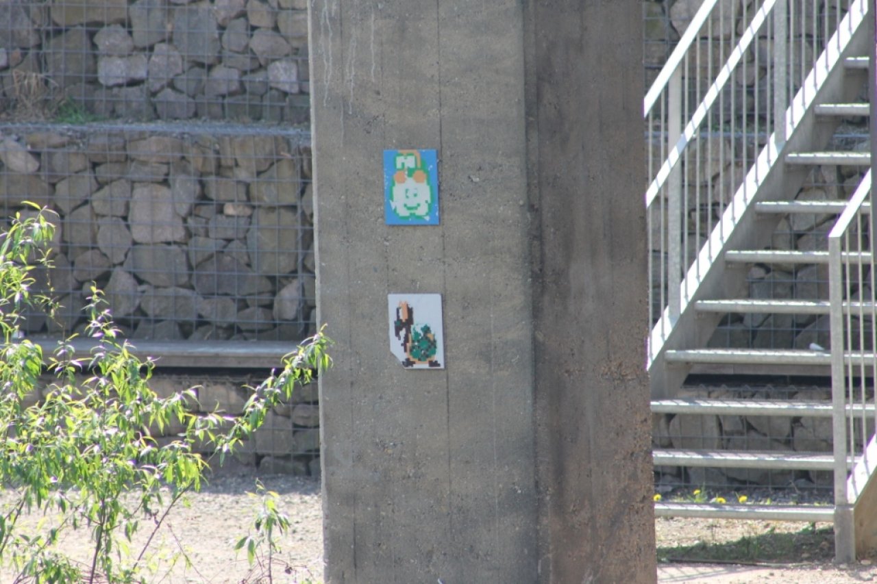[25/09/2012] Super Mario auf dem Radweg des Leipziger Karl-Heine-Kanals (3)