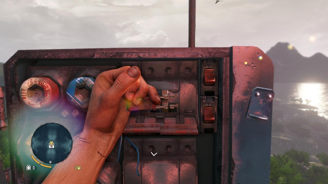[21/11/2012] Ganz ähnlich wie in Ubisofts Assassin's Creed-Reihe muss Jason in Far Cry 3 Funktürme erklimmen und oben angelangt stets solche Schalter umlegen. So wird die Übersichtskarte schrittweise erweitert.