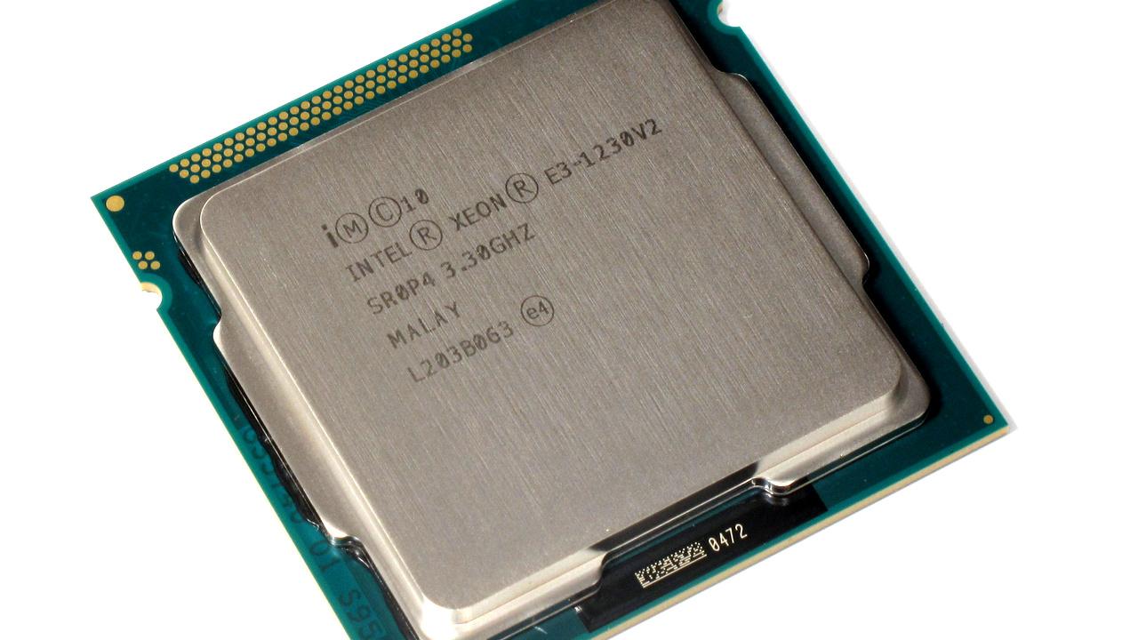 [19/12/2012] Die Xeon-Prozessoren (hier ein 1230 v2 mit vier Kernen und acht Threads) konnte man eine Weile langs auf Mainstream-Mainboards einbauen - teilweise waren sie ein Schnäppchen im Vergleich zu ihren Core i-Brüdern.