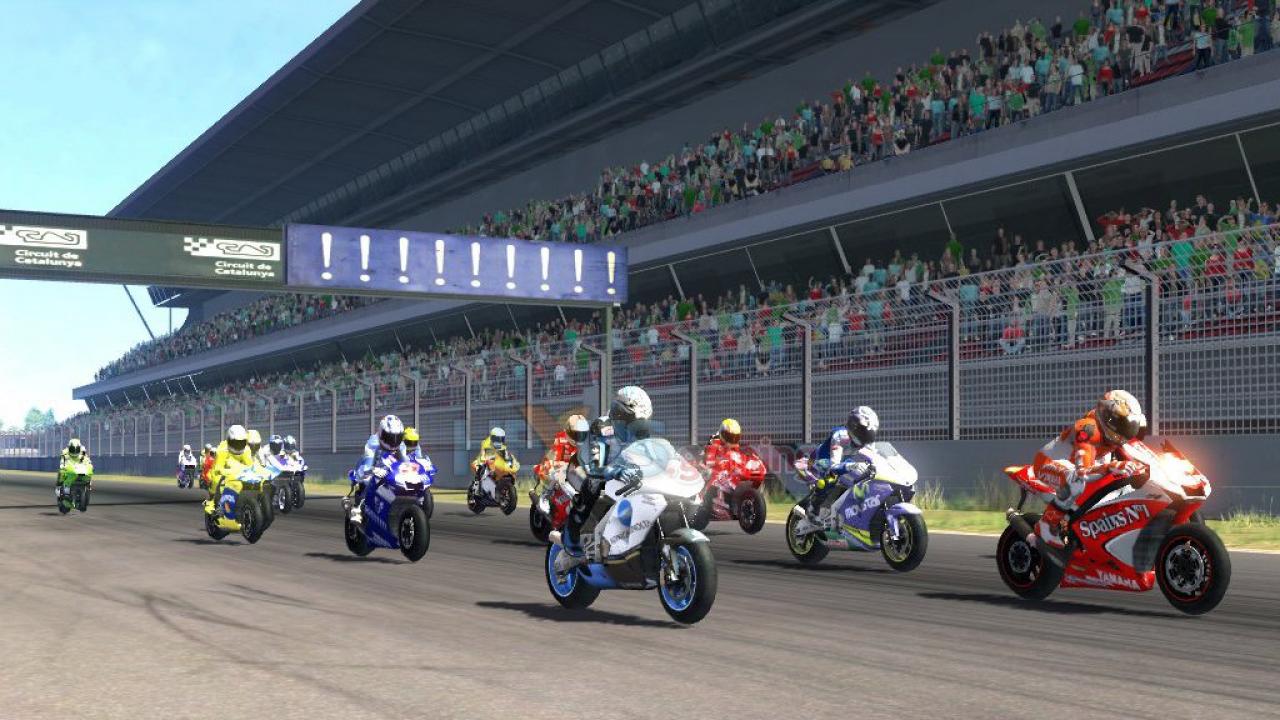[24/01/2013] MotoGP 2 - Für Fans des Motorsports hat THQ lange Zeit gute Spiele im Portfolio. Eines davon: MotoGp 2. Anno 2003 gab es keine bessere Motorrad-Simulation auf dem Markt. Die halsbrecherischen Rennen um Podiumsplätze werden wir nie vergessen. Ein Wahnsinnsspiel. 