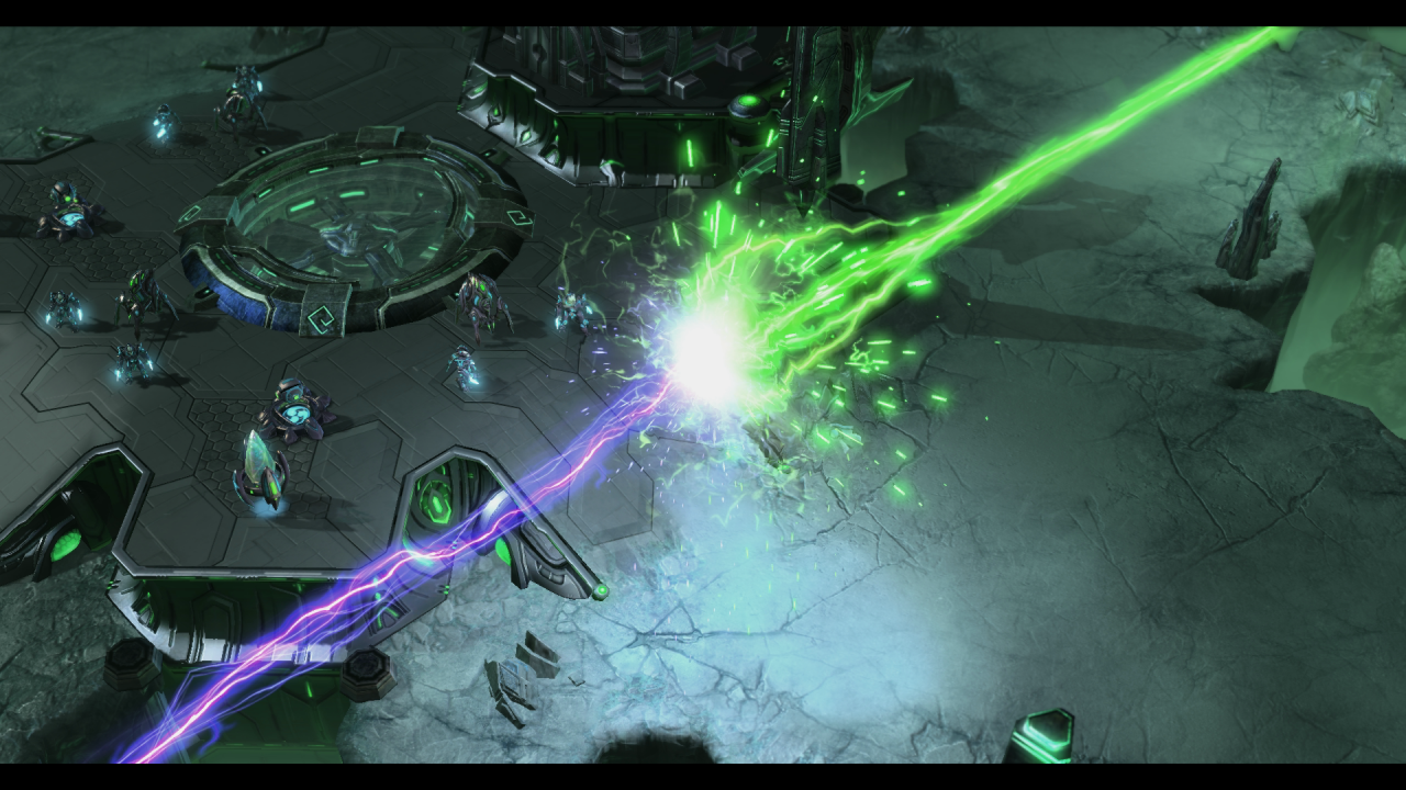 [22/03/2013] Strategie vom Feinsten: Nicht umsonst wurde Starcraft 2: Wings of Liberty wegen seiner sehr guten Spielbalance von der Fachpresse hoch gelobt. 90% Spielspaßwertung vergaben wir im Jahr 2010 für Blizzards Strategie-Meisterwerk. Sowohl der klasse inszenierte Einzelspieler-Storymodus, als auch der Multiplayer-Part konnte vollends überzeugen. Wir warten sehnlichst auf das zweite Addon Protoss - Legacy of the Void, das uns ermöglichen wird mit den technisch hoch entwickelten Protoss in die Schlacht zu ziehen. Wann erlöst uns Blizzard endlich von der Qual des Wartens?