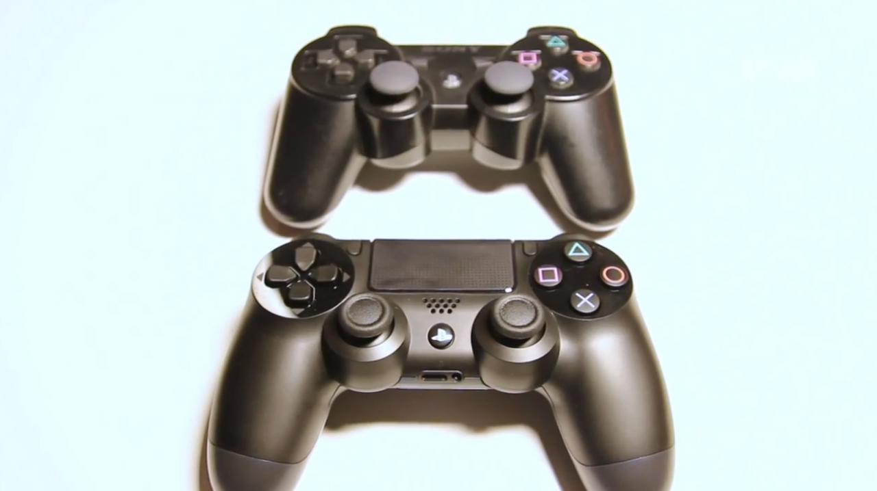 [09/07/2013] Der Dual Shock 4 Controller im Größenvergleich mit dem Dual Shock 3 Controller der Playstatioin 3.