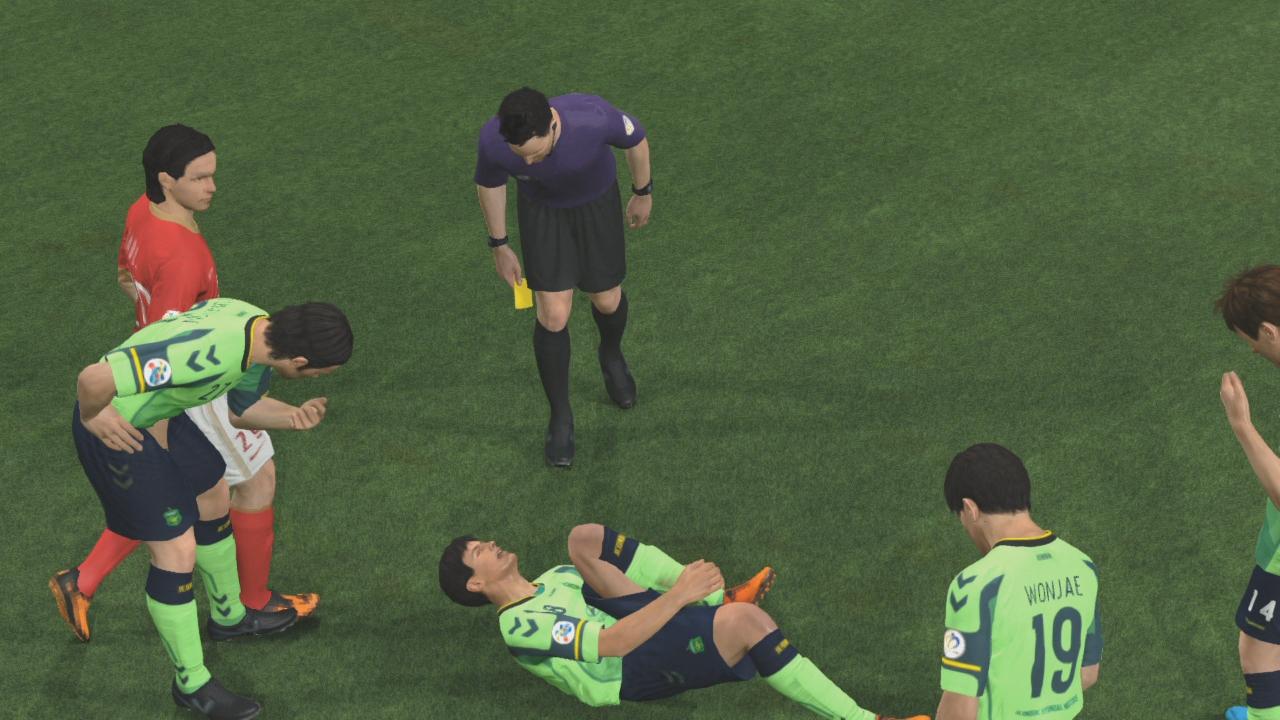 [18/09/2013] Die Nahaufnahmen der Kicker sehen dank der neuen Fox-Engine wirklich toll aus. Leider ruckelt das Spiel bei jeder sich bietenden Gelegenheit abseits des Spielgeschehens. (PS3)