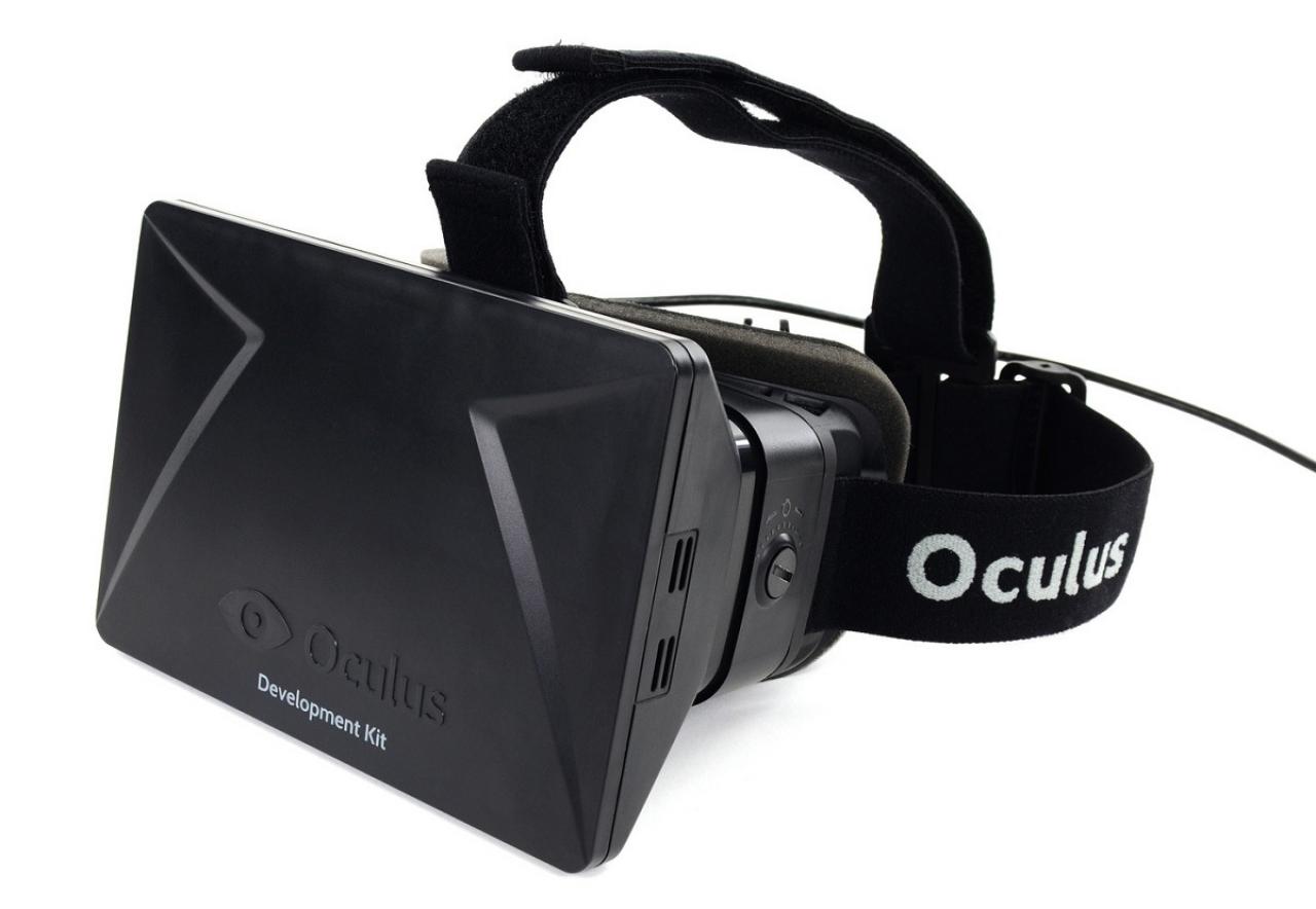 [05/09/2013] Das 720p-Entwicklerkit ist seit einigen Monaten für jedermann auf www.oculusvr.com bestellbar. Es funktioniert prima, bietet aber nur eine sehr grobe Auflösung. Die Endkundenfassung - Release irgendwann 2014 - wird einen viel besseren Seheindruck vermitteln.