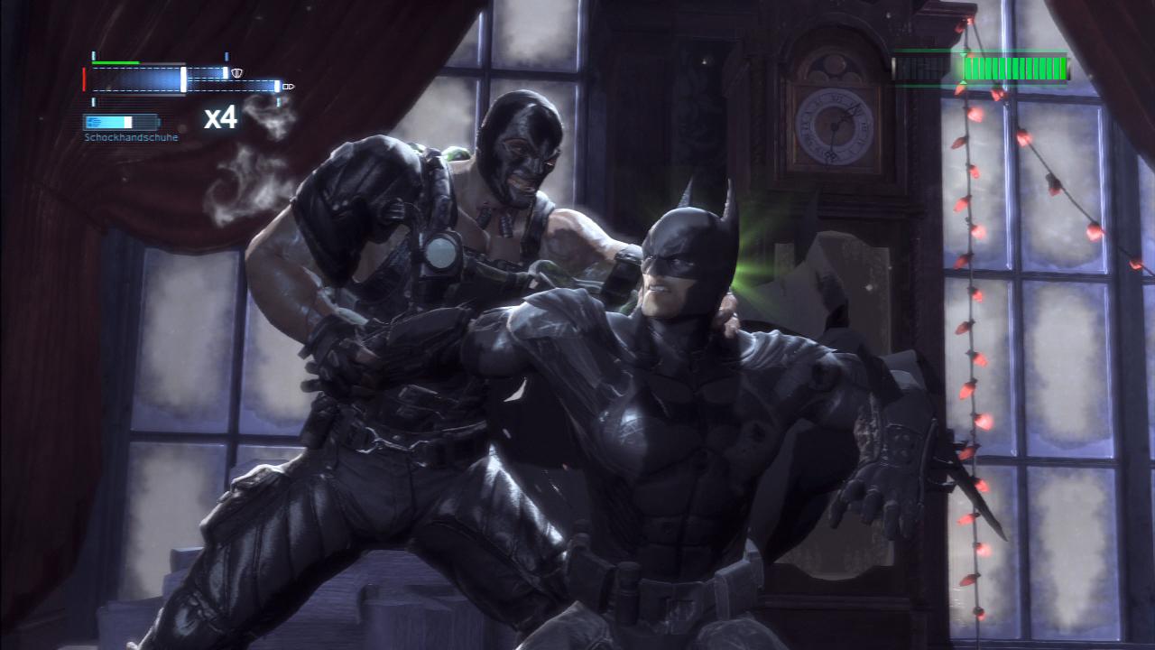 [24/10/2013] Arkham Origins spielt viele Jahre vor Arkham Asylum. Darum sind manche Figuren - hier Bane noch ohne Spuren seines Venom-Missbrauchs - kaum wiederzuerkennen.