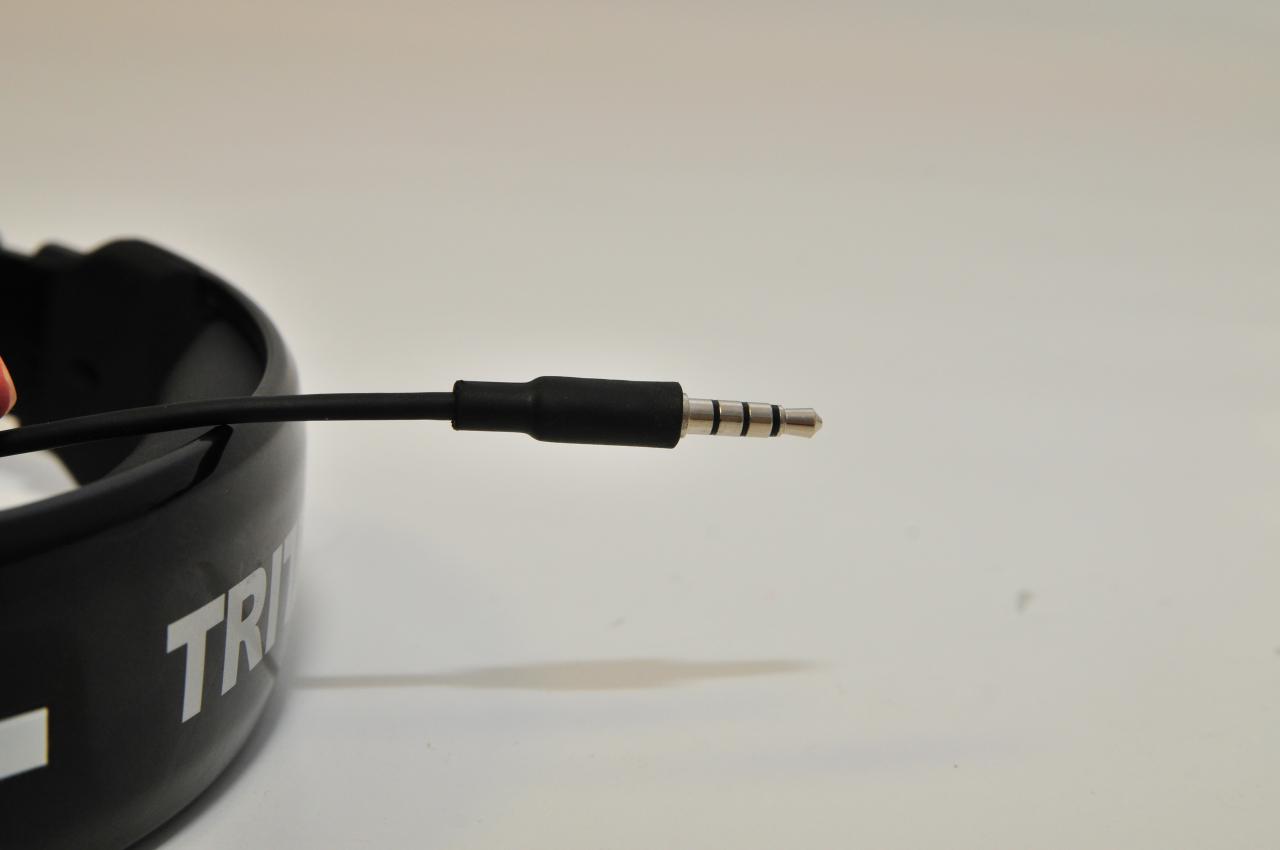 [21/11/2013] Die Playstation 4 unterstützt kombinierte Headset-Stecker und benutzt kein eigenes Steckformat.