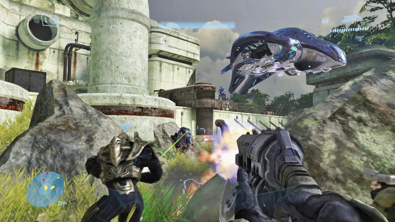 [06/11/2014] Neue Verbündete: Zusammen mit dem Arbiter, einem übergelaufenen Mitglied der Allianz, schlagen wir uns hier in Halo 3 durch eine Dschungelpassage.