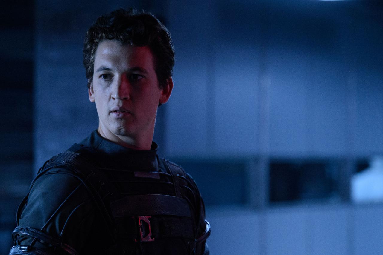 [21/05/2015] Reed (Miles Teller) kann seinen Körper dehnen wie ein Schlangenmensch.