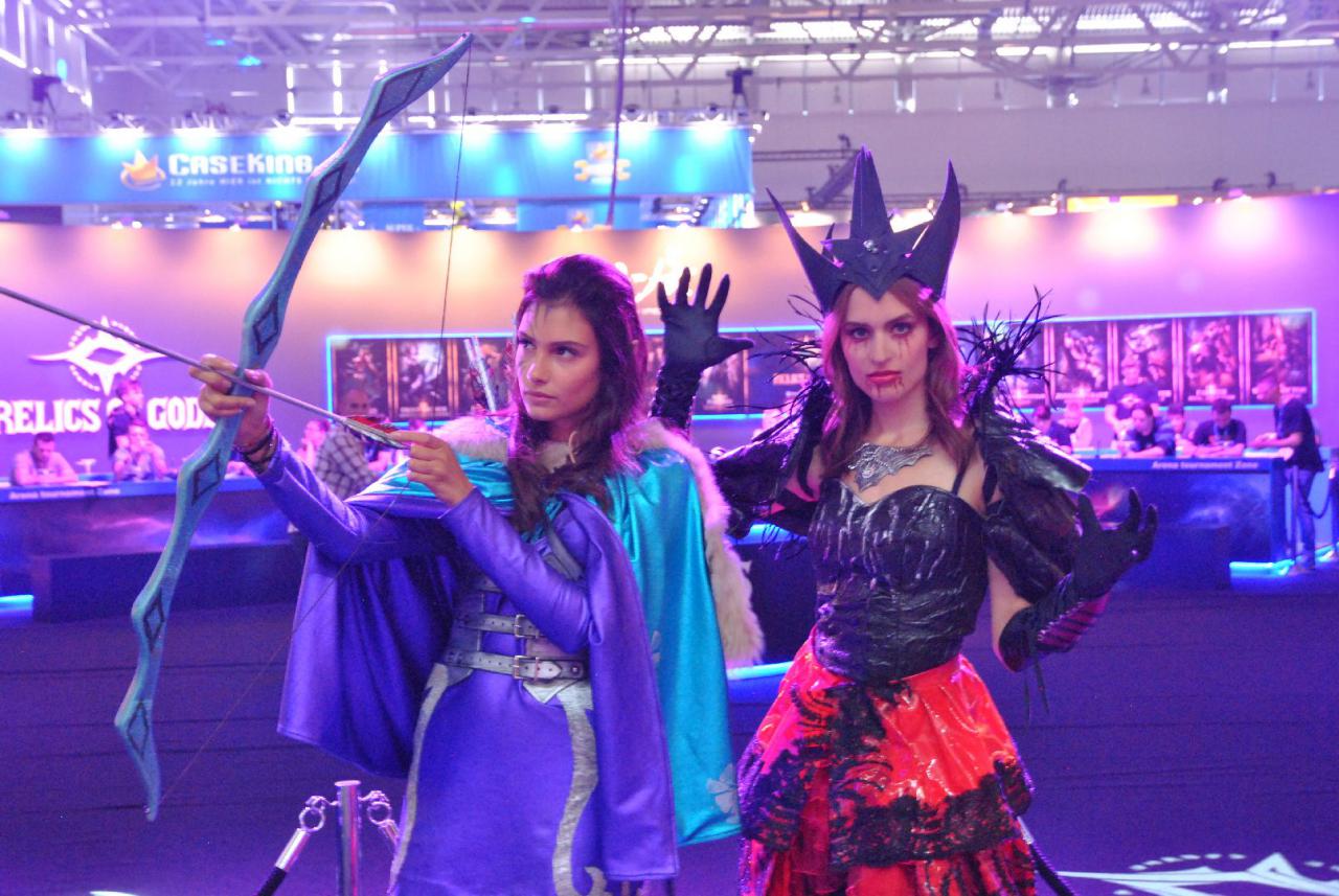 [06/08/2015] Gamescom 2015 - Babes, Messestände, Warteschlangen - Fotos von Tag 2