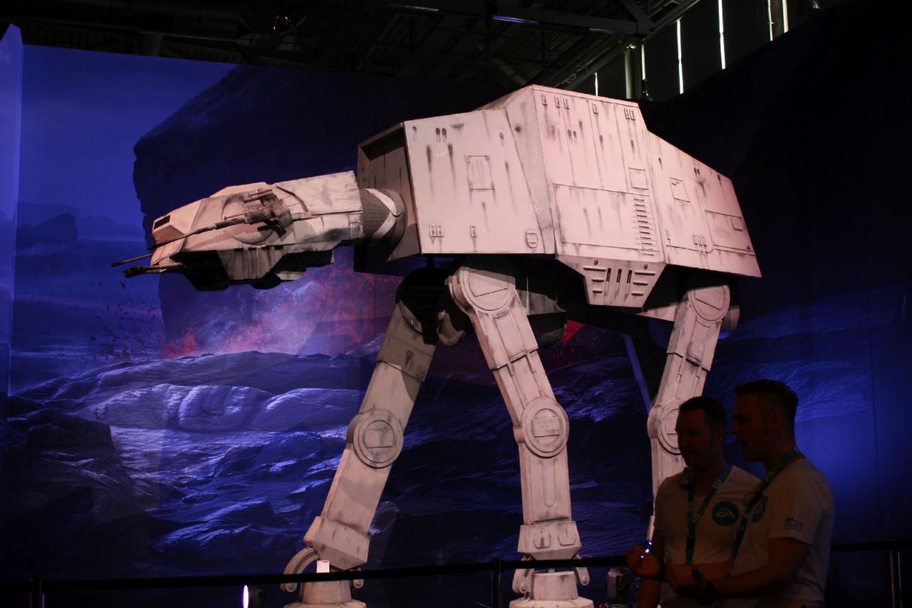 [06/08/2015] Gamescom 2015 - Weitere Bilder zeigen euch die Messestände samt Warteschlangen. (13)