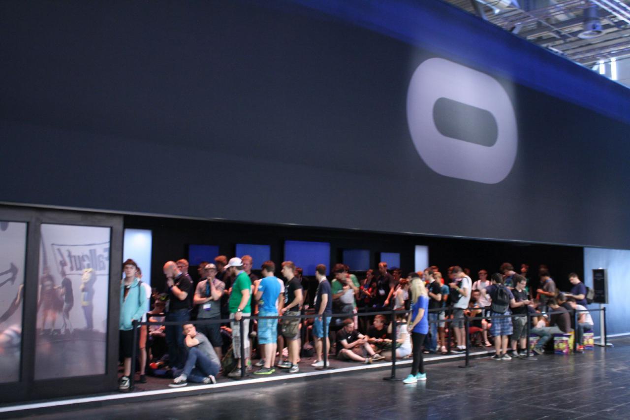 [06/08/2015] Gamescom 2015 - Weitere Bilder zeigen euch die Messestände samt Warteschlangen. (2)