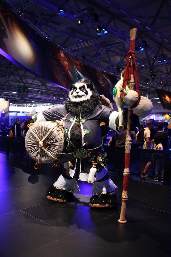 [06/08/2015] Gamescom 2015 - Weitere Bilder zeigen euch die Messestände samt Warteschlangen. (33)