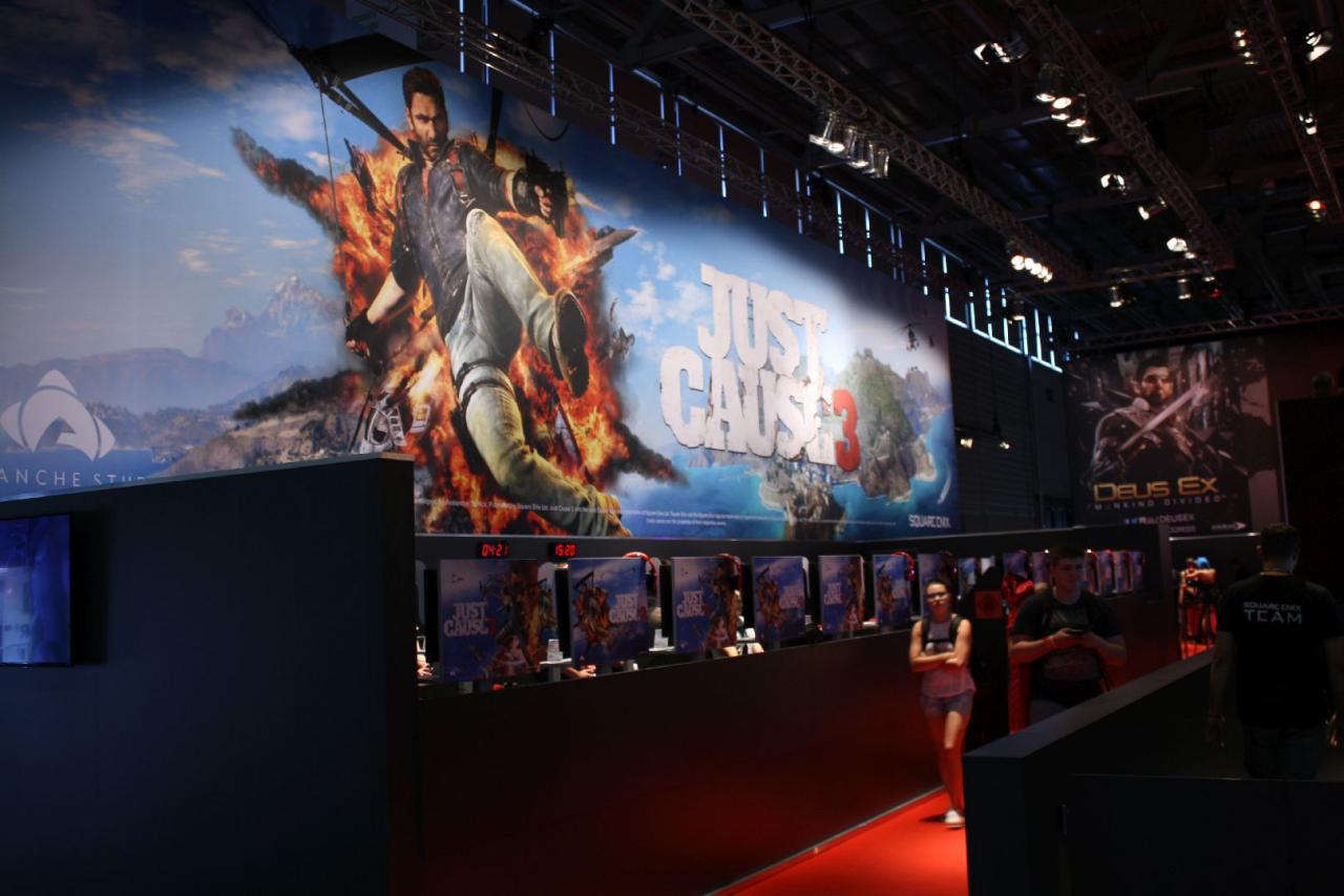 [06/08/2015] Gamescom 2015 - Weitere Bilder zeigen euch die Messestände samt Warteschlangen. (3)