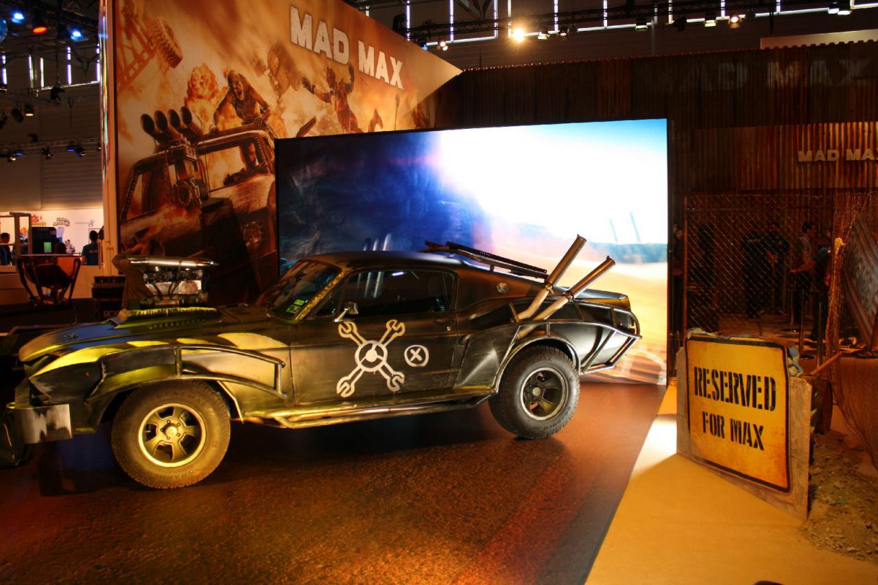 [06/08/2015] Gamescom 2015 - Weitere Bilder zeigen euch die Messestände samt Warteschlangen. (6)