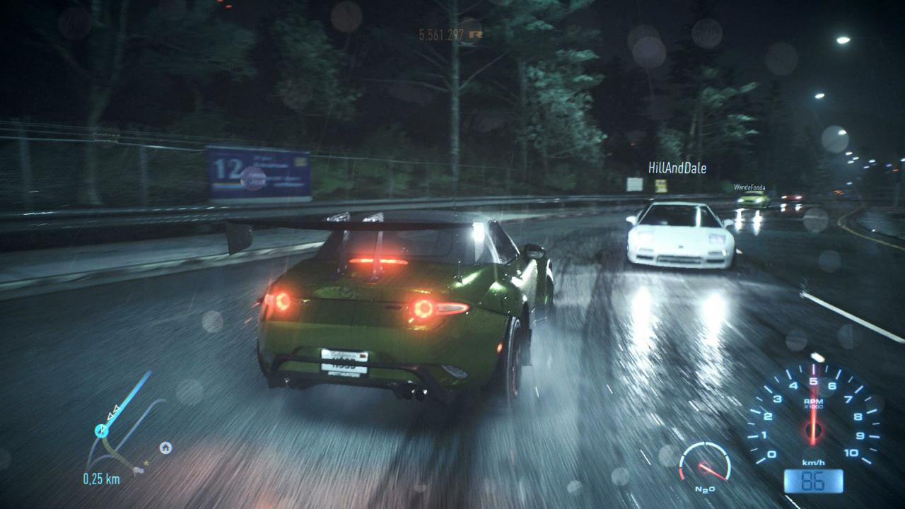 [03/11/2015] Im Alldrive-Modus kommen euch in Need for Speed 2015 fremde Spieler schon mal mitten im Rennen entgegen.