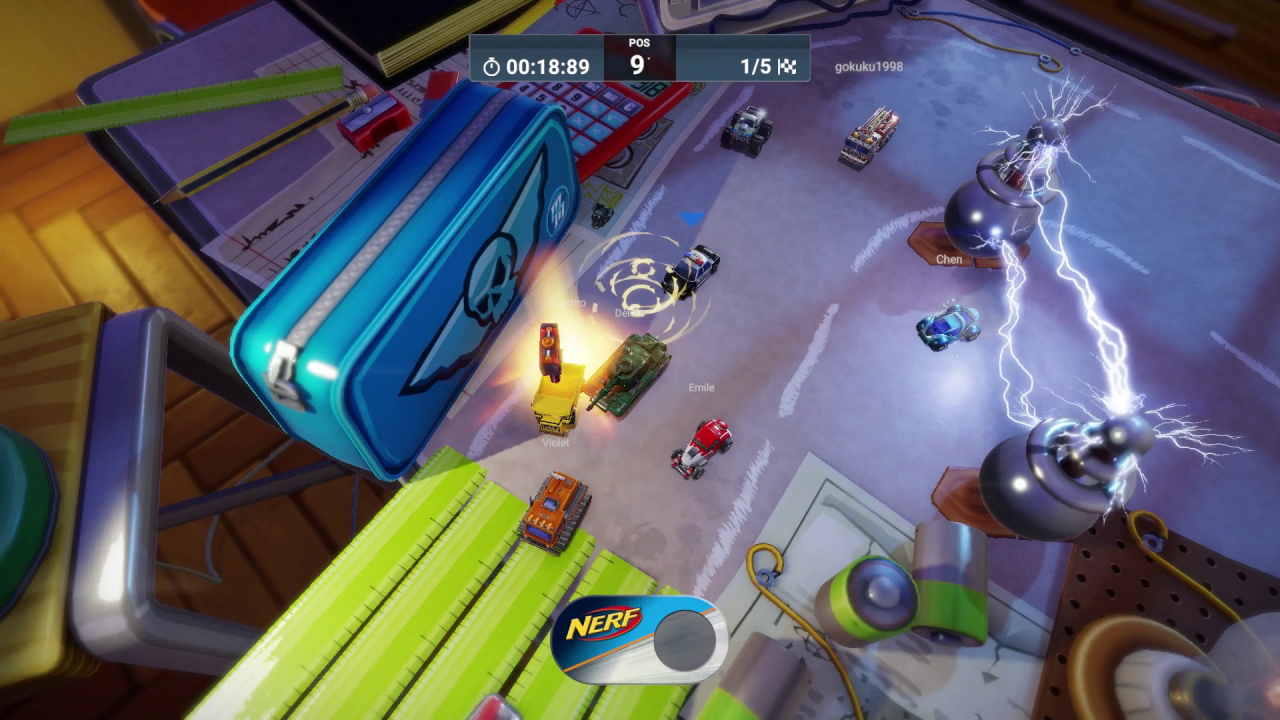 [14/07/2017] Die Power-Ups stammen allesamt von Nerf. Überall stößt man auf Produktplatzierungen.