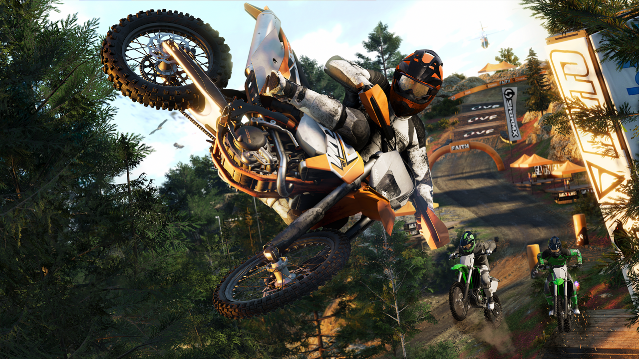 Stuntaufnahme in The Crew 2 mit Motocross-Maschinen.