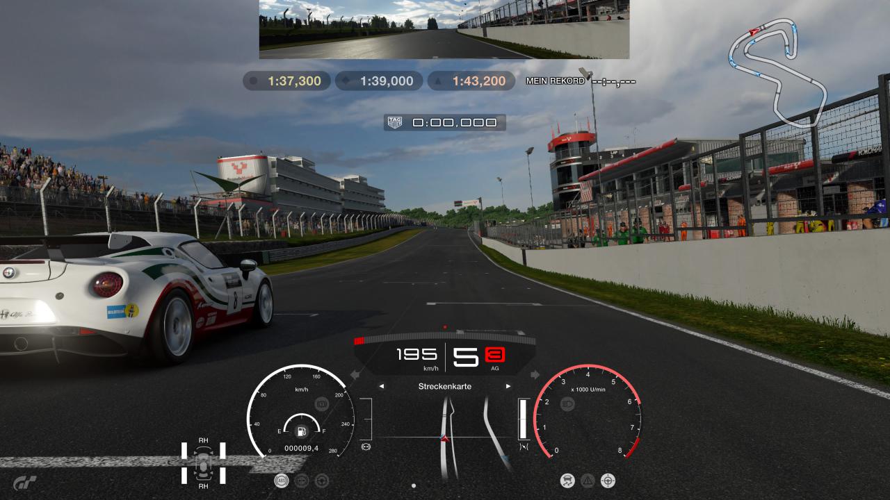 [20/10/2017] Auch wenn die grauen Wolken etwas anderes vermuten lassen: In Gran Turismo Sport gibt es keine Regen- oder Wettereffekte. Und auch die Tageszeit lässt sich lediglich im Vorfeld einstellen. 