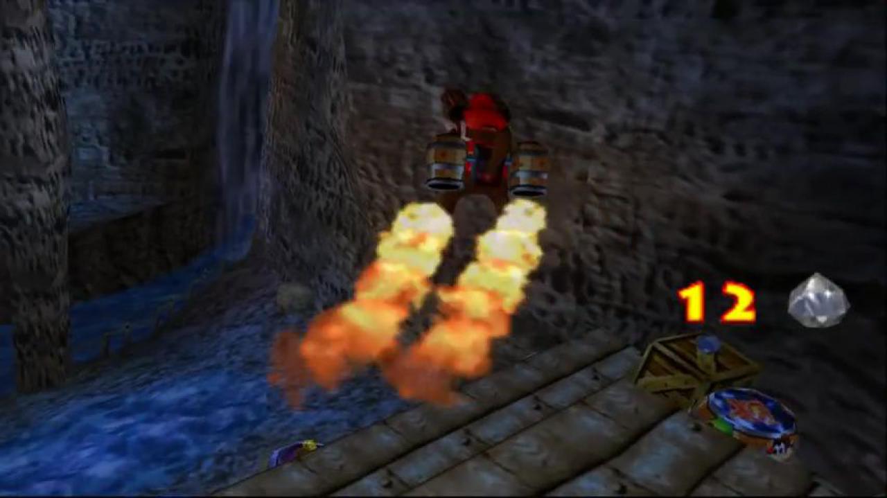 [23/04/2018] Durch Einsatz der Kristallkokosnüsse kann Diddy King mithilfe eines Jetpacks durch die Luft fliegen und zugleich mit seiner Erdnuss-Pistole rumballern.