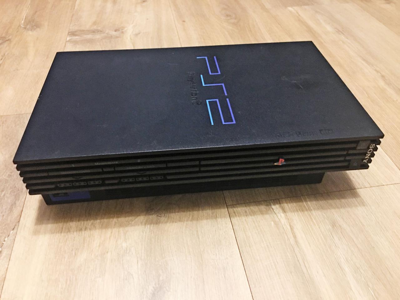 Die PS2 ging über 150 Millionen Mal über den Ladentisch und ist<br>
damit die meistverkaufte Konsole aller Zeiten.&nbsp;