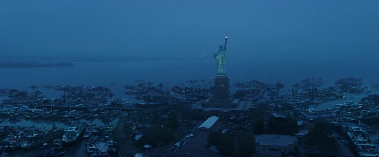 [05/02/2019] Bei Liberty Island sammeln sich zahllose Boote.