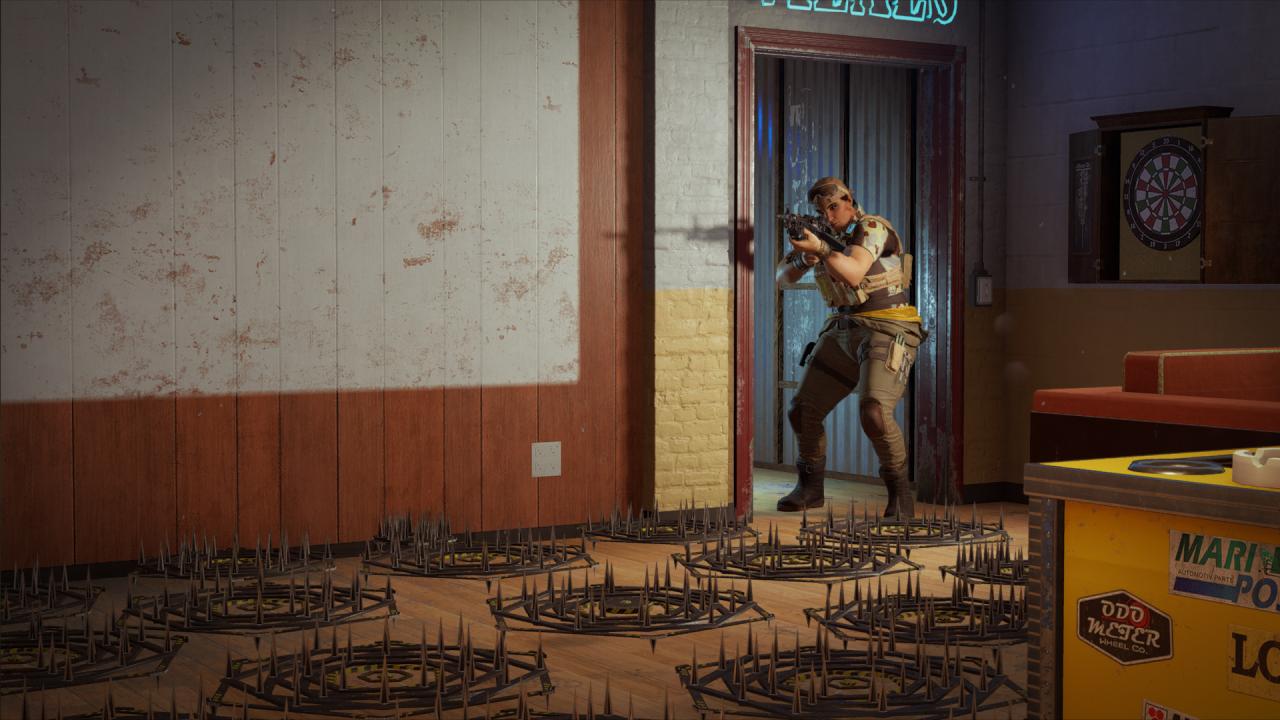 [28/02/2019] Die neue Spezialistin Gridlock aus dem Burnt Horizon-DLC kann als erste Angreiferin Fallen legen.