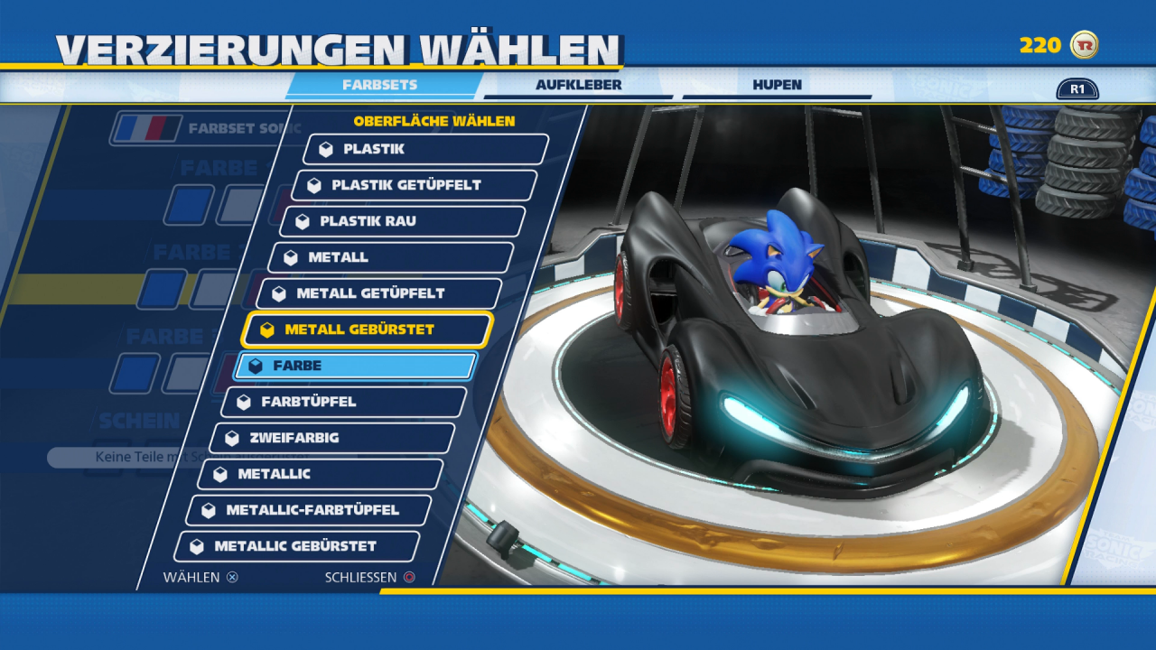 In der Garage verbaut ihr leistungssteigernde Teile, die ihr für Credits zuvor aus Mod-Kapseln erhaltet, und passt eure Fahrzeuge auch optisch an.