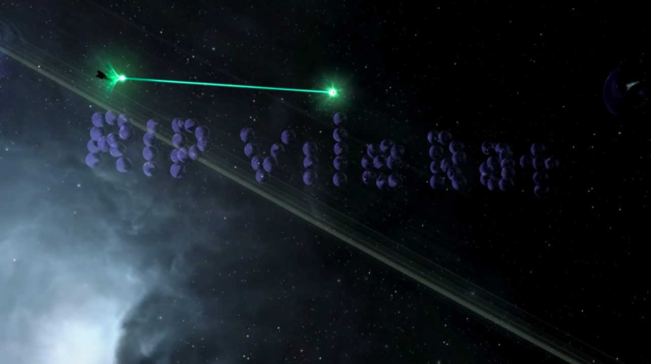 [05/07/2019] Gigantisches Signalfeuer im Weltraum: Der Abschied von „Vile Rat“ in Eve Online&nbsp;Ein weiteres Beispiel für den virtuellen Abschied eines Verstorbenen ist jenes von Sean „Vile Rat“ Smith, einem bekannten Spieler des Weltraum-MMOs Eve Online. Er war US-Diplomat und ist im September 2012 bei einem Angriff auf die US-Botschaft der libyschen Hafenstadt Bengasi ums Leben gekommen. In einer virtuellen Trauerfeier versammelten sich viele Eve-Online-Spieler, um ein kilometergroßes Zeichen zu setzen: Mit sogenannten Warp Bubbles formten sie einen Schriftzug, der den Text „RIP Vile Rat“ ergab. Eine einfallsreiche Anwendung, da diese kleinen Blasen im Spiel eigentlich dazu genutzt werden, um Raumschiffe aus dem Warp zu reißen. Und es ging weiter: Die Spieler luden eine große Menge an Frachtcontainern ab, die allesamt als Erinnerung an Sean Smith benannt waren. Anschließend zündeten sie eine unzählbare Menge an Cynolights, um den dunklen Weltraum erstrahlen zu lassen. Diese Lichter finden eigentlich beim Lotsen von gigantischen Raumschiffen Verwendung, doch für die Gedenkfeier nutzte man sie auf kreative Weise. Das alles fand in Jita statt, einem der größten Umschlagsplätze im Universum von Eve Online. Um „Vile Rat“ Respekt zu zollen, ignorierten die Spieler für einige Stunden ihre Rivalitäten. 