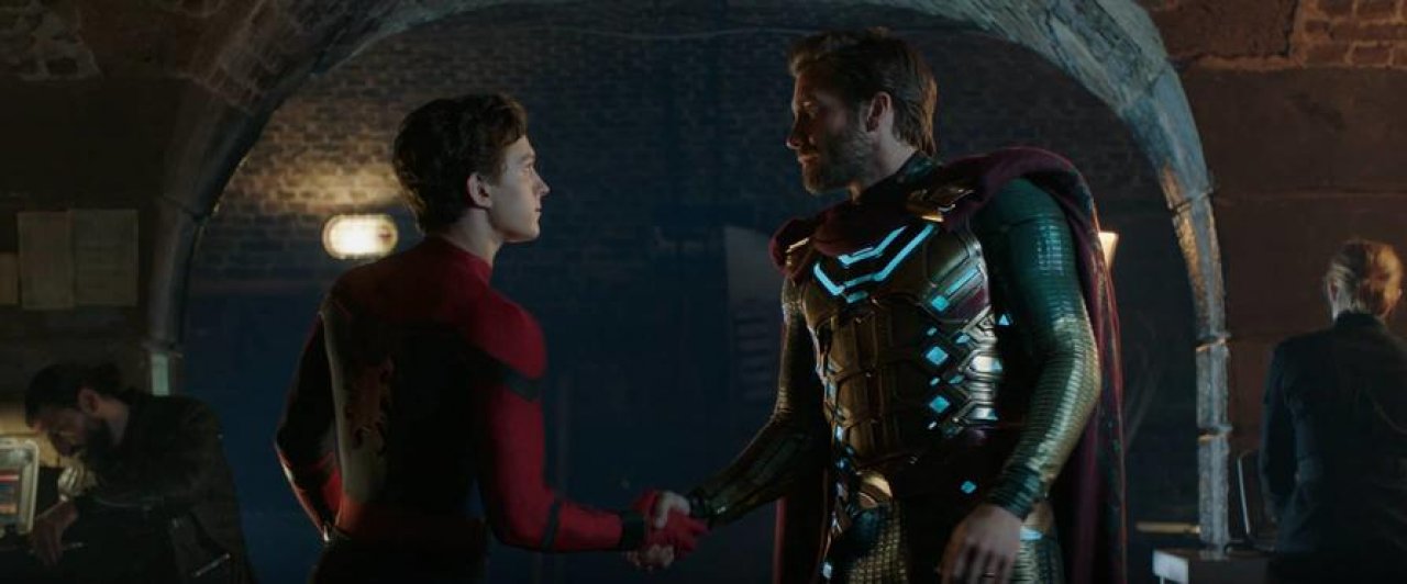 [03/07/2019] Erst am Ende erfahren wir, dass Mysterio noch ein Ass im Ärmel hat.