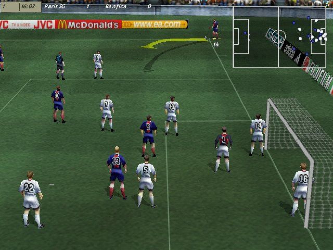 [19/07/2019] In FIFA 99 mussten Fans auf den aus dem Vorgänger bekannten und beliebten Hallenmodus verzichten. Dafür erhielten die Kicker nun rudimentäre Gesichtsanimationen und unterschiedliche Körpergrößen.