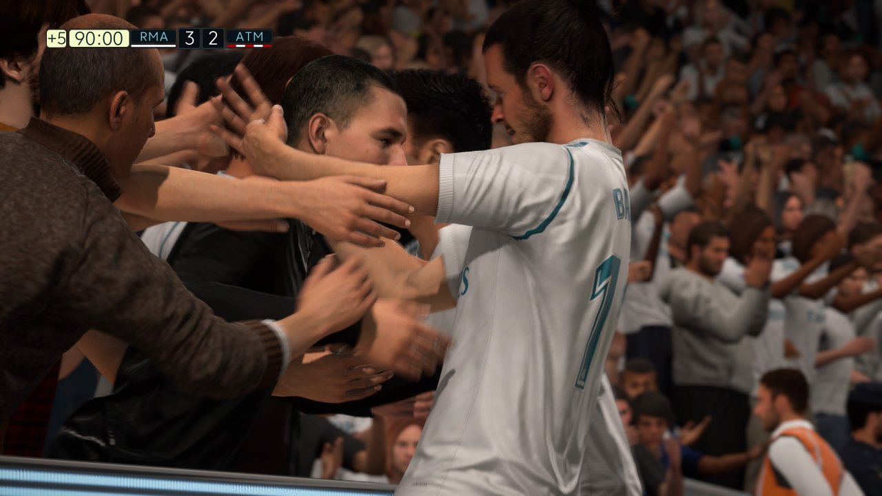 [19/07/2019] Der walisische Stürmer Gareth Bale von Real Madrid freut sich in FIFA 18 mit seinen Fans. Individuelle und vom Spieler kontrollierbare Jubelszenen tauchten erstmals in FIFA 09 auf.